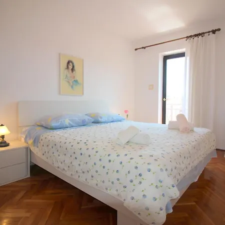 Pinia In Strandnaehe Mit Garten By Interhome Poreč
