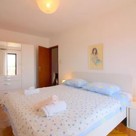 Pinia In Strandnaehe Mit Garten By Interhome Vakantiehuis *