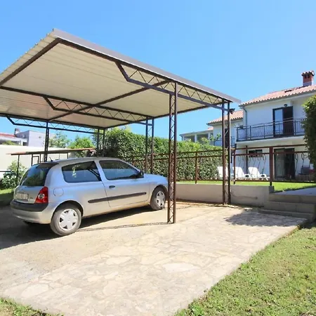 Pinia In Strandnaehe Mit Garten By Interhome Porec